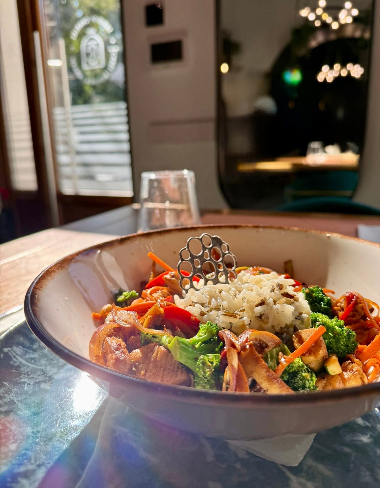 Orez în stil asiatic cu pui 400 g