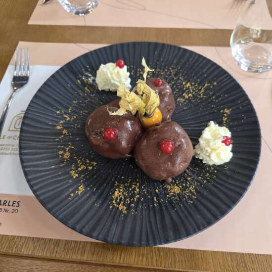 Profiterol cu ciocolată