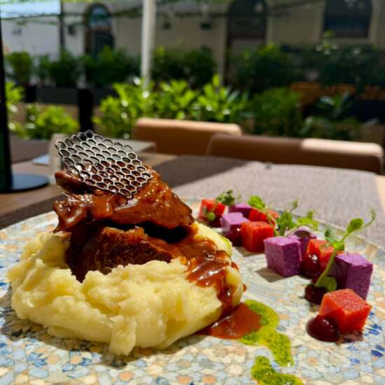 Obrăjori de vită cu cartofi piure