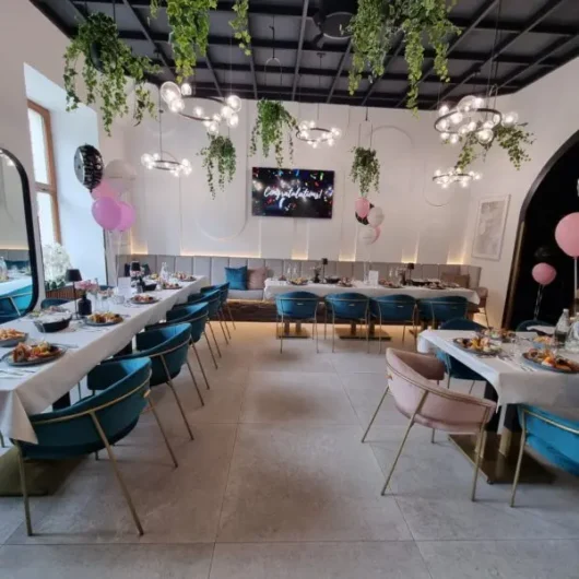 Tables of Charles restaurant